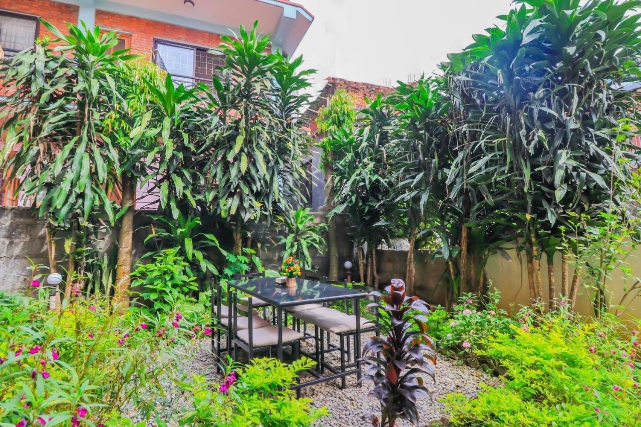 Hotel Alpine Villa Pokhara Exterior photo